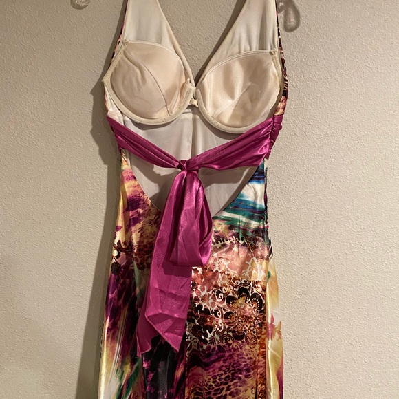 Dress. - Picture 2 of 3